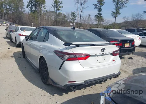 2021 Toyota Camry Trd z USA, uszkodzony, nr VIN 4T1KZ1AK2MU056763